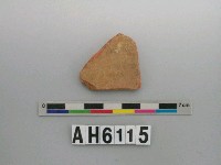 藏品(紅褐色夾砂陶片)的圖片